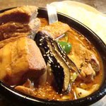 アジアンスープカリー べす - 角煮＋