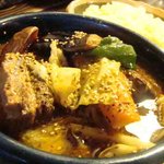 アジアンスープカリー べす - 角煮＋