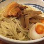 つけ麺　鉄餃子　多聞 - 具だくさん