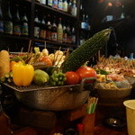 串焼き あだん - そびえ立つゴーヤ