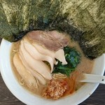 ラーメン 虎ノ穴男塾 - ラーメン並＋肉・のり増し
