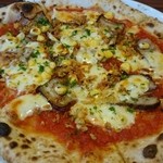 イタリア食堂amico - 自家製豚バラスモークととうもろこしのピッツア