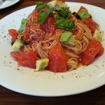 イタリア食堂amico - 豊栄産完熟トマト桃太郎とアボガドの冷静カッペリーニ