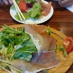 イタリア食堂amico - 切り立てパルマ産生ハムサラダ