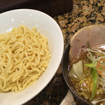麺処 蓮海 - 醤油つけ麺(濃厚まぐろ豚骨スープ)