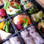 イシノナカ - お野菜たっぷり折詰弁当（要予約）