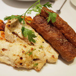 シターラ - シターラ カバブ盛り合わせ ノンベジタリアン(4320円) ムルグ・マライ・カバブとシークカバブ側