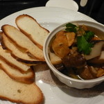 ビルボードライブ大阪 - 2015.07　鶏もも肉とキノコのアヒージョ＠1,400