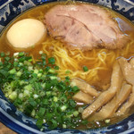 ラー麺 鎌倉家 - ランチラー麺中盛り(¥500),味付け卵(¥100)
            