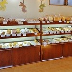 手作りケーキとパンの店 Lievre - 店内の様子です①(2015-7-11登録)
