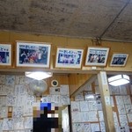 きしもと食堂 - サインがいっぱいあります