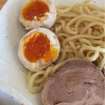 らぁ麺 次男坊 - 味玉とチャーシュー最高♡