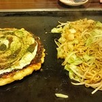 お好み焼 味園 - 特製豚、イカ焼きそば大