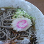 立喰いそば さとう - 天玉そば、なるとがはいっている