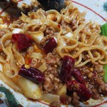 担担麺専門店 DAN DAN NOODLES. ENISHI - 見よ！このザク切りの鷹の爪の多さ！