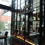 入り口付近で若干のウェイティングです