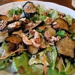 イーマサラ - ナスとナッツのサラダ。