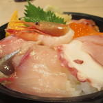 魚釜 - 「海鮮丼」（1,000円）