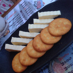 浅草酒場　岡本 - チーズとクラッカー（＾∇＾）
