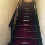 アポロ - 扉を開けると急階段