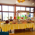 レストラン辛夷 - 16穀おかゆや五目御飯、トマトカレーにピザ、いろいろあって・・・。