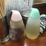 珍々亭 - ラー油とお酢