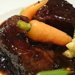 Bihotza - 牛ほほ肉の赤ワイン煮込み