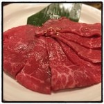 食彩和牛しげ吉 - 和牛ロース。並ロースでもこの質。流石A5、流石しげ吉。2歳の娘用に味付け無しで出してもらいました。