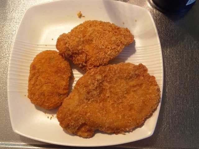 九戸屋肉店 たきざわ日曜朝市店（大釜） &ndash; 本格とんかつと朝市の魅力