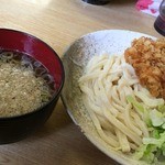 手打うどん こみや - つけうどん（中盛り）＋サクサクかき揚げ＝５５０円也