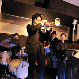 コモド バー ウィズ ジャズ_1