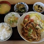丸八食堂 - 豚生姜焼き定食750円