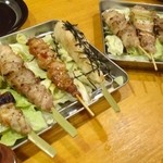 蘭 - 久米島赤鶏とやんばる若鶏の焼き鳥のミックスです