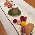 じどりや 穏座 - 言うことなしのお刺身たち。