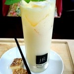 CAFE JEEBA - Mixジュース ¥450