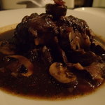 FERMINTXO - 黒毛和牛のテールの赤ワイン煮込み