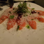 FERMINTXO - 函館産の時鮭のカルパッチョ　マンチェゴチーズの香り
