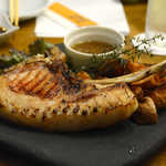 バッカスの胃袋 - 骨付きあぐ〜ステーキ&
      インカのめざめ(北海道産)