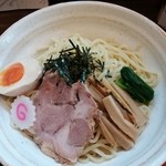 麺屋 むどう - 【裏メニュー】濃厚胡麻辛つけ麺　麺はぷりっとしてます。いつものチャーシューは絶妙の味の染み具合。つけ汁につけてはもったいないのでそのままパクパク♪