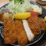 Kurobuta Tonkatsu Sengoku - 熟成黒豚ロースかつ定食（中）