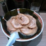 長浜ラーメン 博多っ子 - チャーシュー麺（ネギ抜き→サービスで海苔増量）