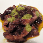 名前のないイタリア料理店 - ランプレドット(牛ギアラ)の煮込み サルサヴェルデ添え。
      