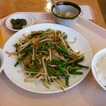 Taiwan Gyouzabou - ニンニクの芽と豚肉炒め定食 680円