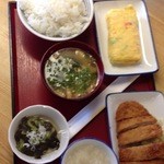 神戸長田食堂 - メンチカツ、玉子焼き（Full）、酢の物、大根おろし、味噌汁、大飯