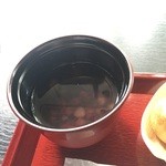 たねや日牟禮茶屋 - ぜんざいのアップ