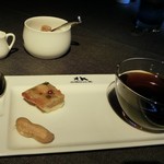 レシアンエラメール - ディナーコースより、＜食後のお飲み物＞コーヒーと小菓子