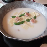 Umeno Hana - 豆乳湯葉鍋（4人前）