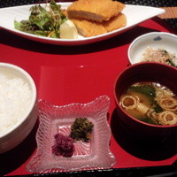 麓屋 京王プラザホテル - 本日の魚料理のﾒﾊﾞﾁﾏｸﾞﾛｶﾂ