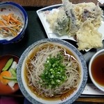 弥助そばや - ひやかけと天ぷらの梅セット・1000円（税別）