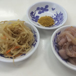 天麩羅処ひらお - 名物塩辛、もやし、付け塩カレー